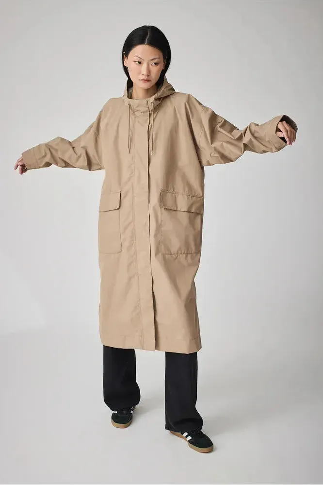 SS25 Tantä Nebel Raincoat